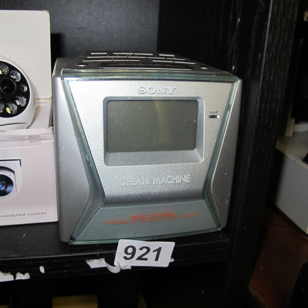 Lot 921: Sony Dream Machine ICF-C153V Alarm Clock Radio