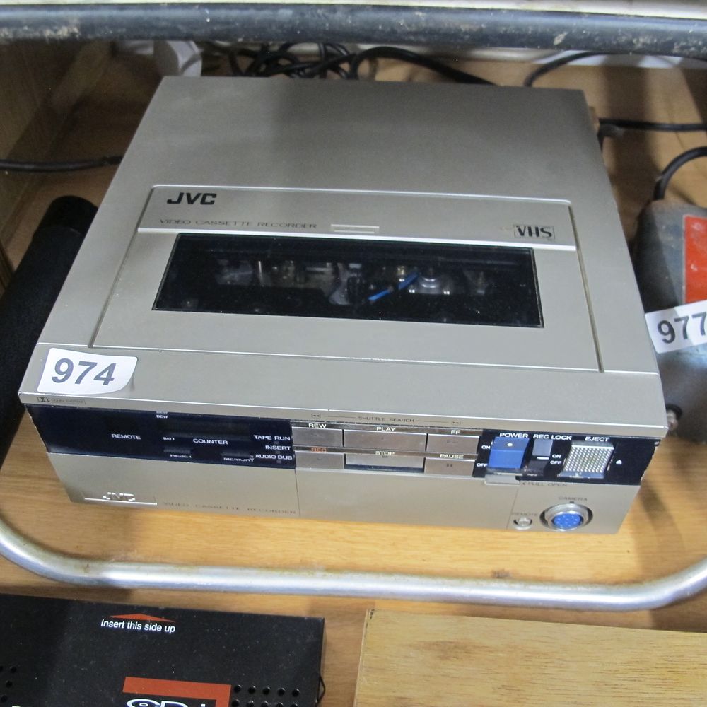 Lot 974: JVC HR-2650U Portable Video Cassette Recorder VHS VCR