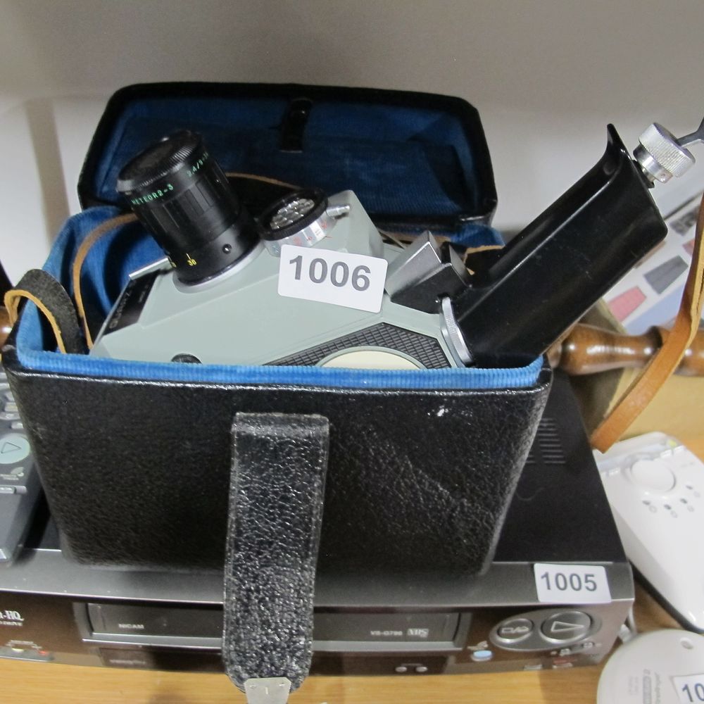 Lot 1006: A Vintage Soviet-Era Zenit 16mm Cine Camera with...