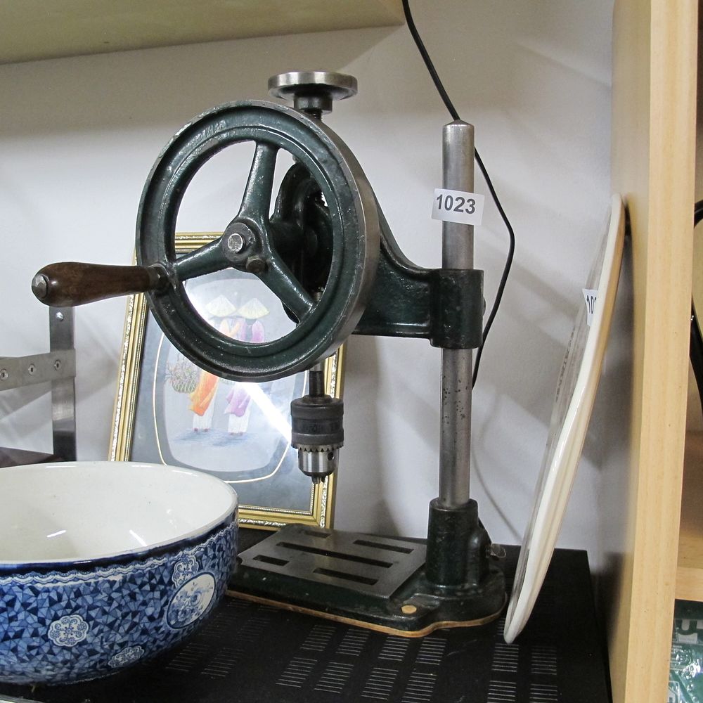 Lot 1023: A Vintage Bradson Hand-Crank Benchtop Drill Press