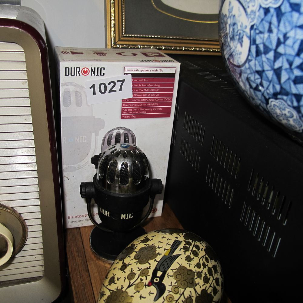 Lot 1027: Duronic SPB1 Retro Bluetooth Speaker with Mic, New-in-Box,...