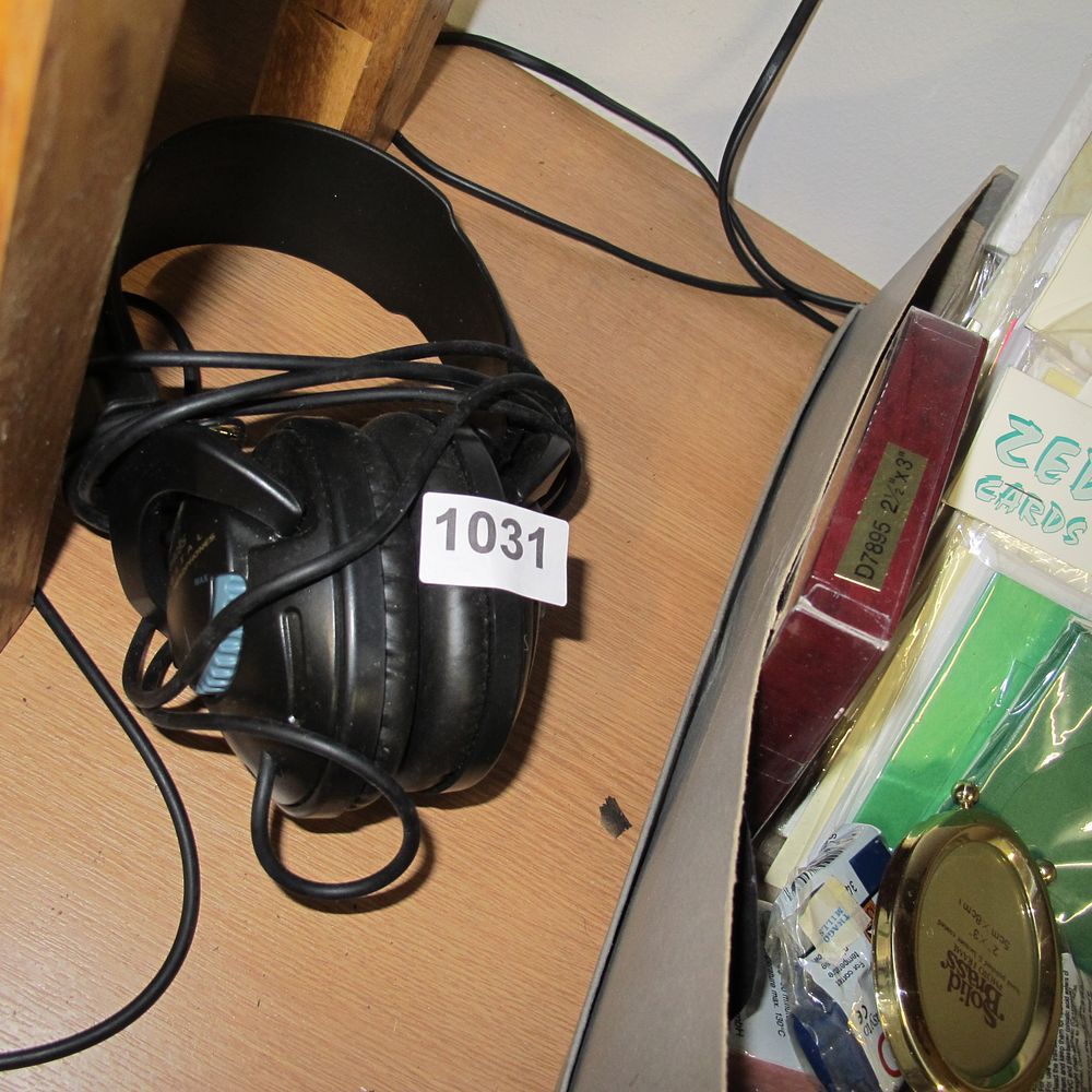 Lot 1031: A Pair of Digital Stereo Headphones and a...