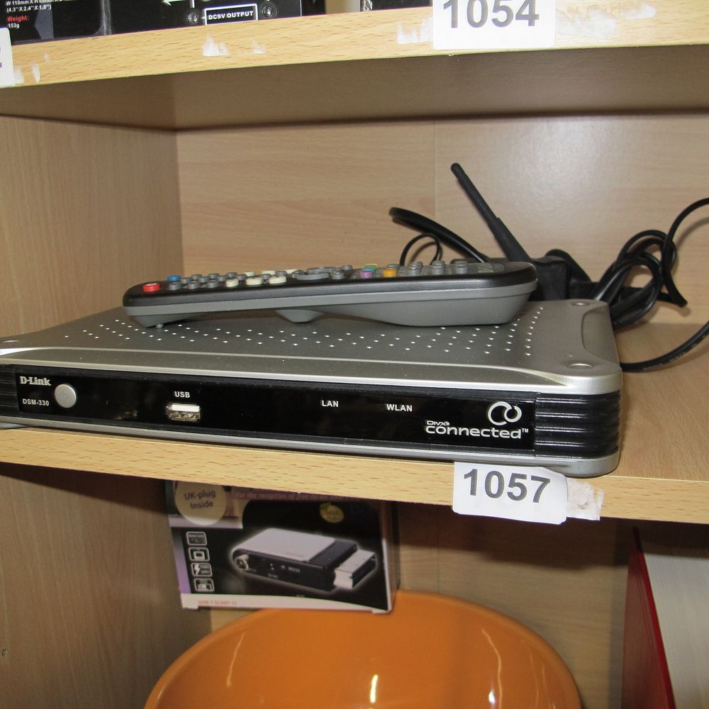 Lot 1057: D-Link DSM-330 DivX Connected HD Media Player