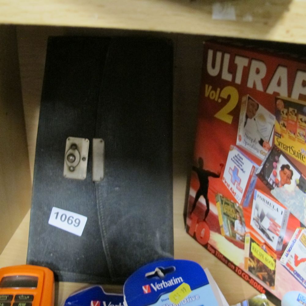 Lot 1069: vintage mens grooming set