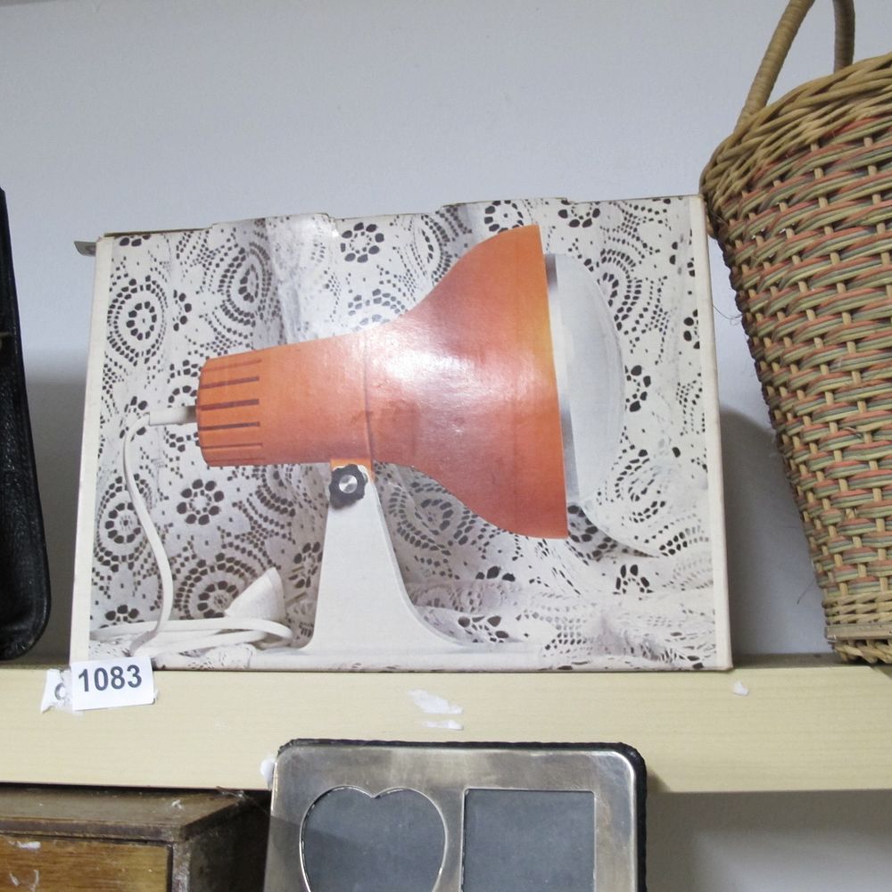 Lot 1083: SAD depression avoidance Desk Lamp