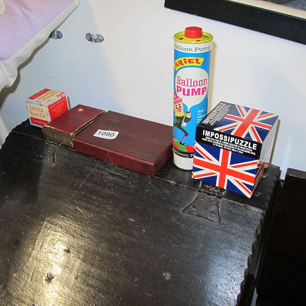 Lot 1090: A Collection of Modern Novelty Items, including IMPOSSIPUZZLE...