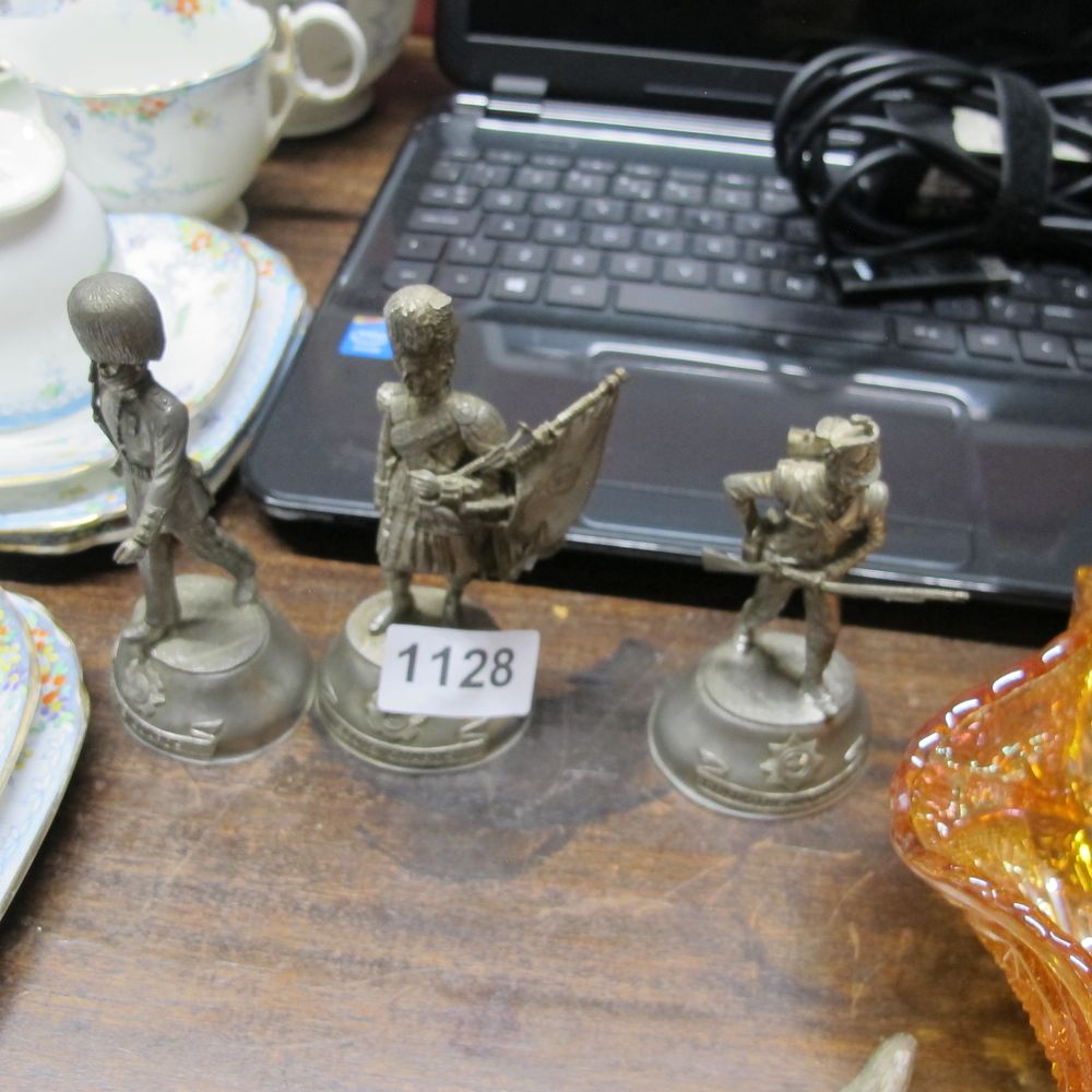 Lot 1128: Three Vintage Pewter Scottish Military Figurines