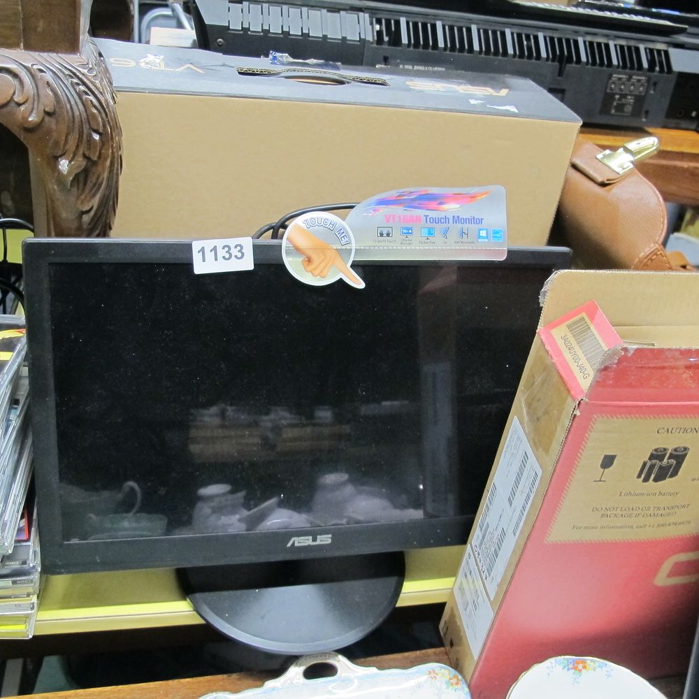 Lot 1133: ASUS VT168N Touch Monitor
