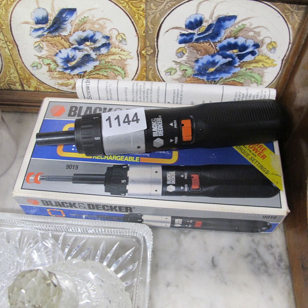 Lot 1144: Black & Decker Model 9019 Cordless Rechargeable Screwdriver...