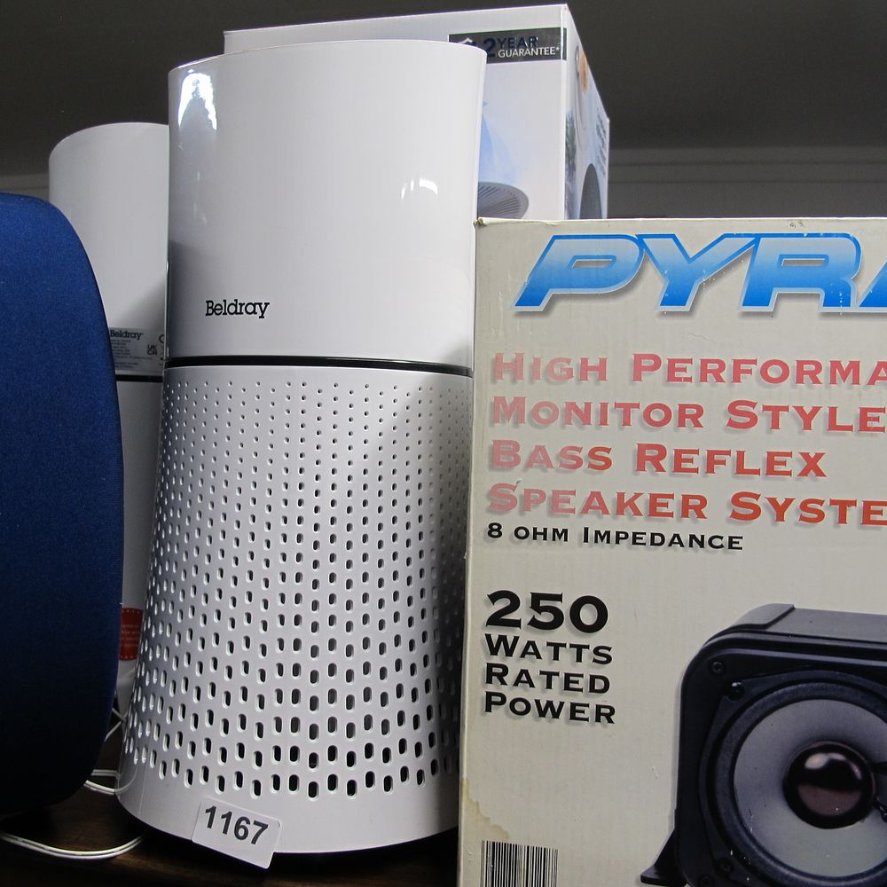 Lot 1167: A Group of Modern Beldray and Pyramid Electronic...