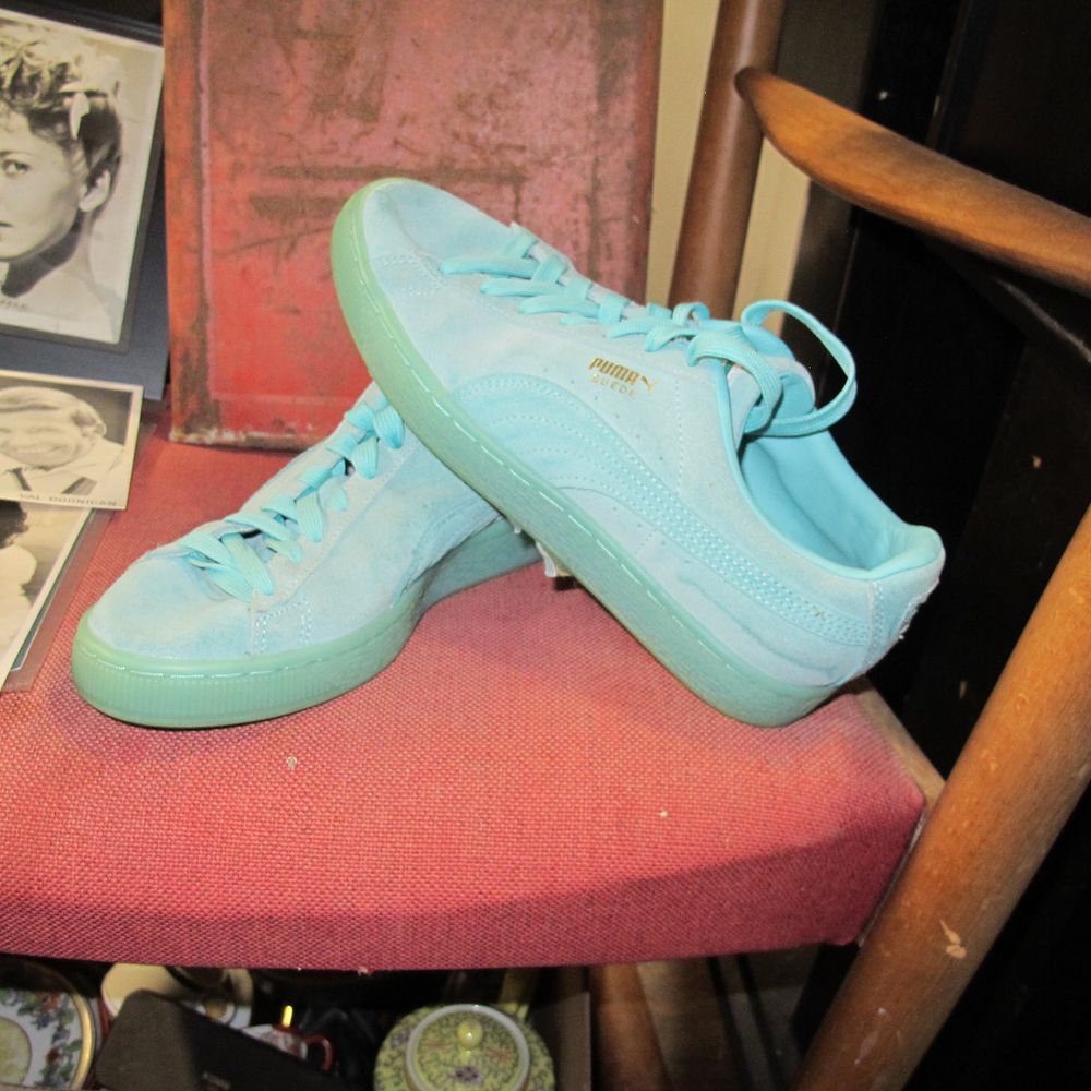 Lot 1214: a pair of ladies Puma trainers size 6