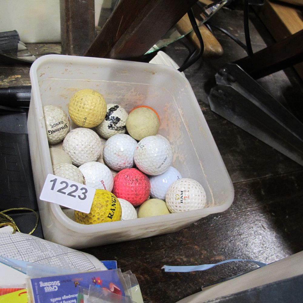 Lot 1223: golf balls