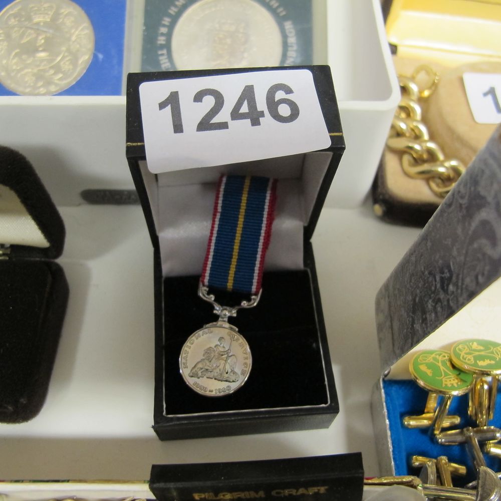 Lot 1246: vintage miniature medal