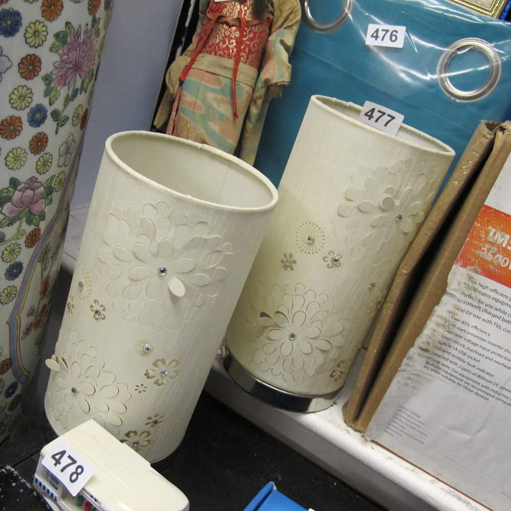 Lot 477: Pair of Contemporary Floral Cut-Out Accent Table Lamps