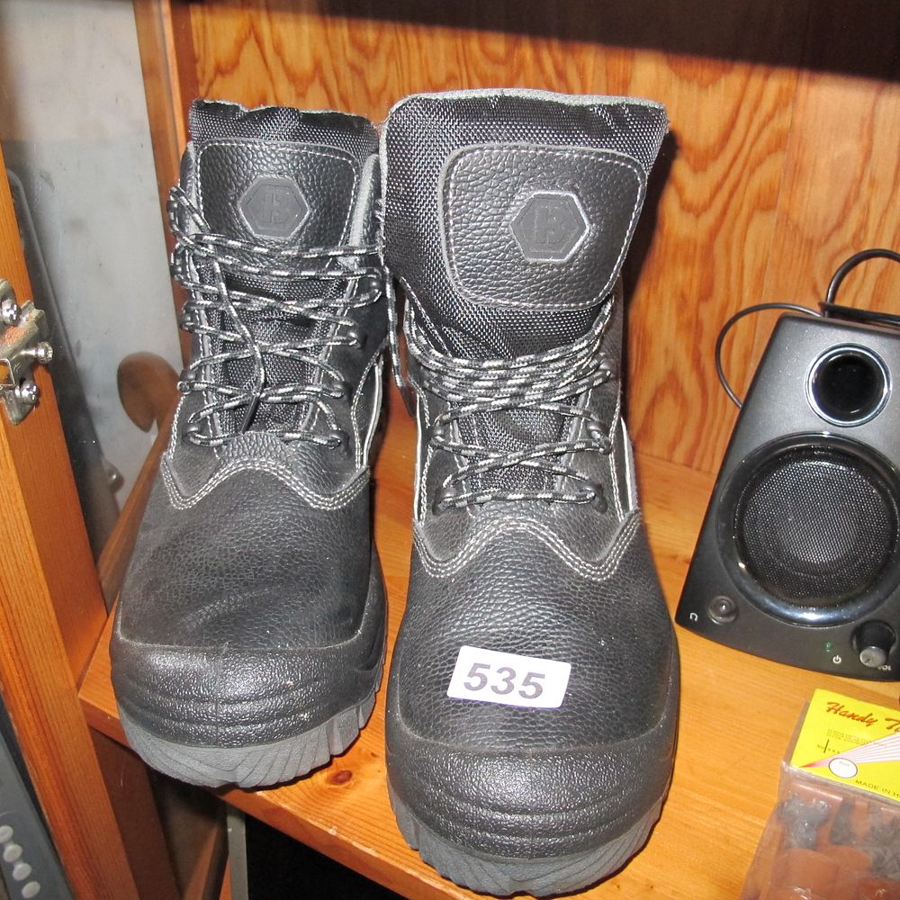 Lot 535: Skechers Work Burgin Series High-Top Industrial Safety Boots,...