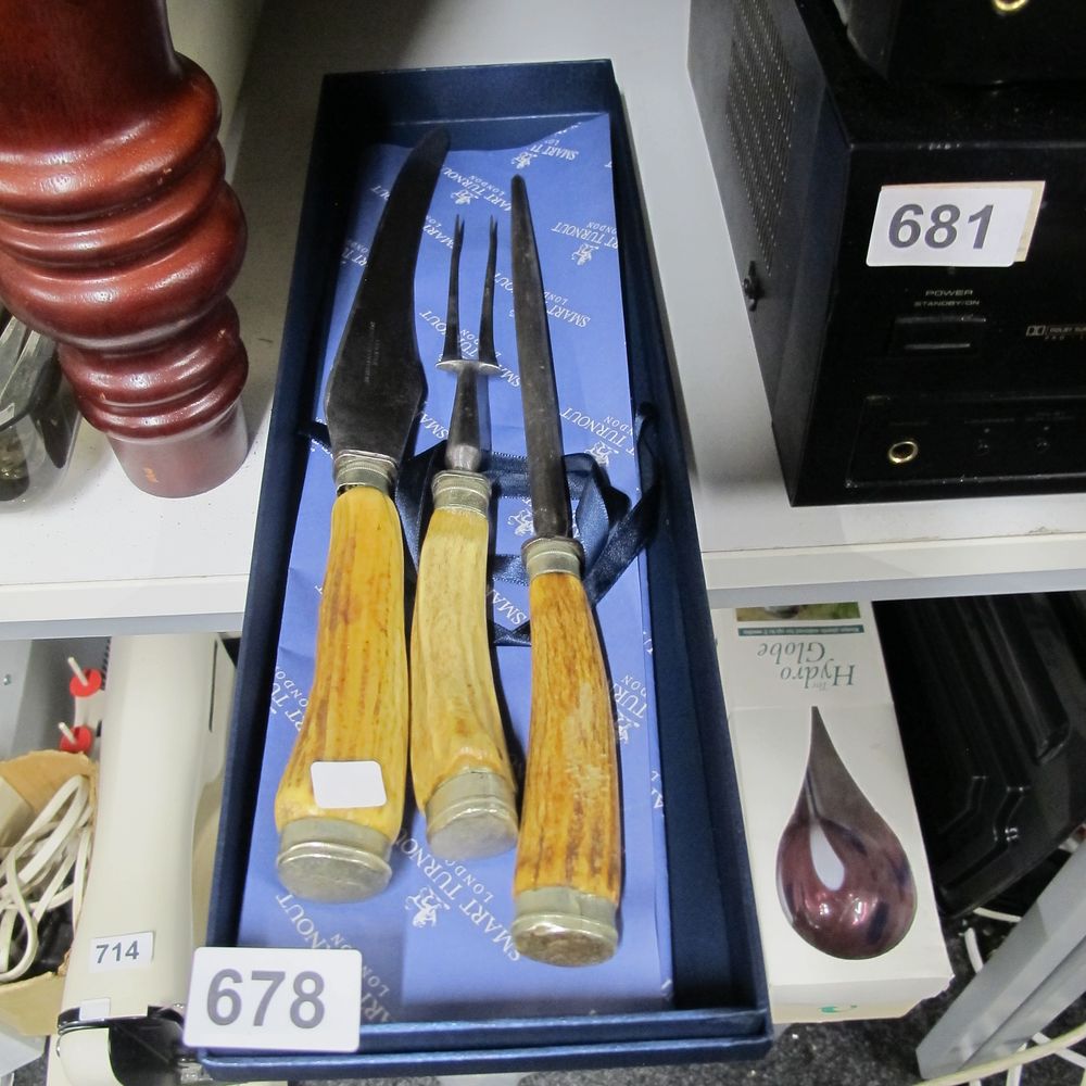 Lot 678: Smart Turnout London Three-Piece Carving Set with Natural...