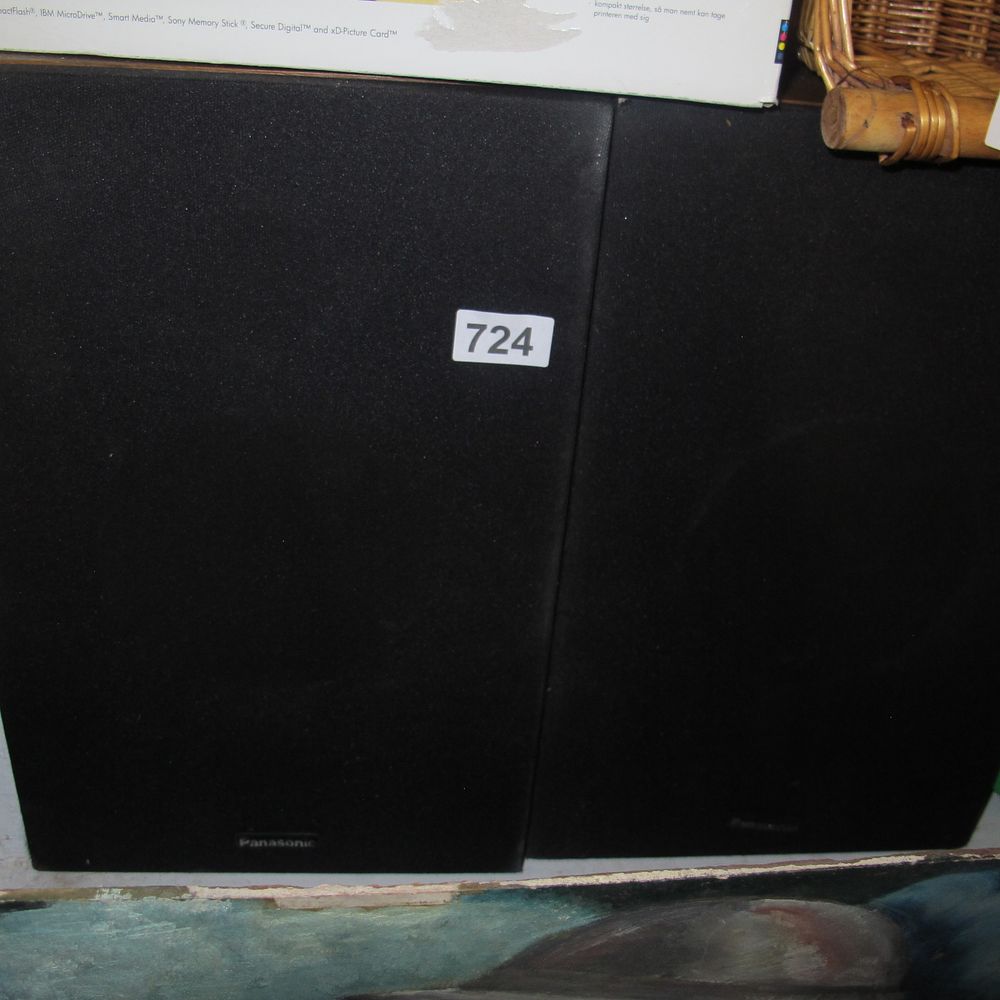 Lot 724: Panasonic Pair of Black Bookshelf Speakers, Model Unspecified,...