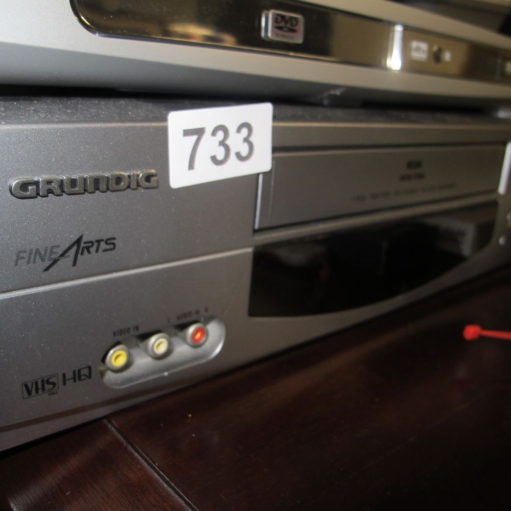 Lot 733: Grundig Fine Arts VHS HQ PAL VCR and...