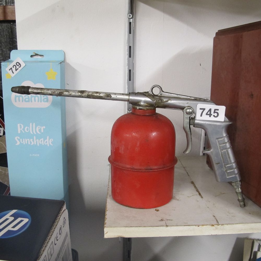 Lot 745: Unbranded Pneumatic Engine Cleaning Spray Gun with Suction...