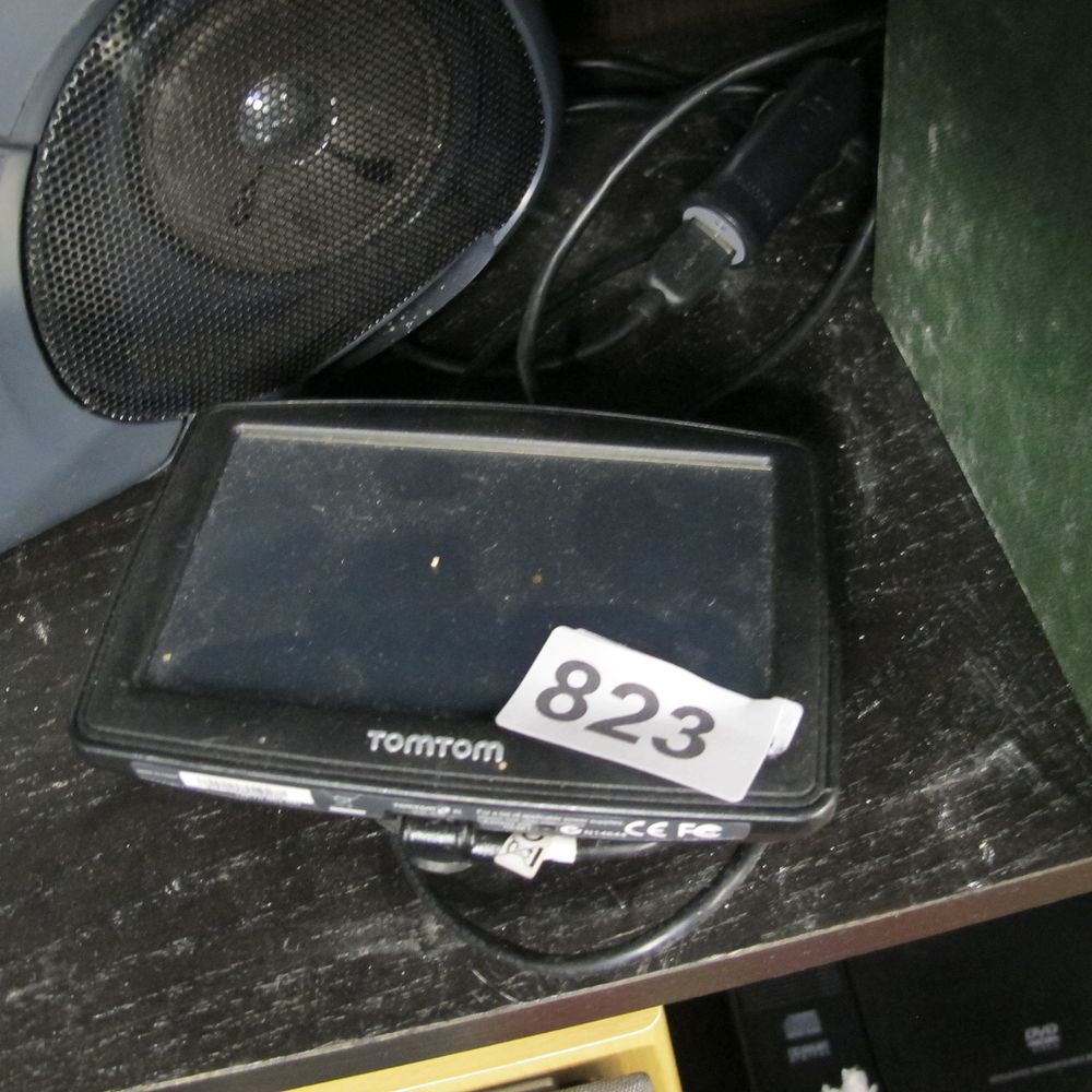 Lot 823: TomTom, Start XL 4ET03, Not Specified Processor, 4.3-inch...
