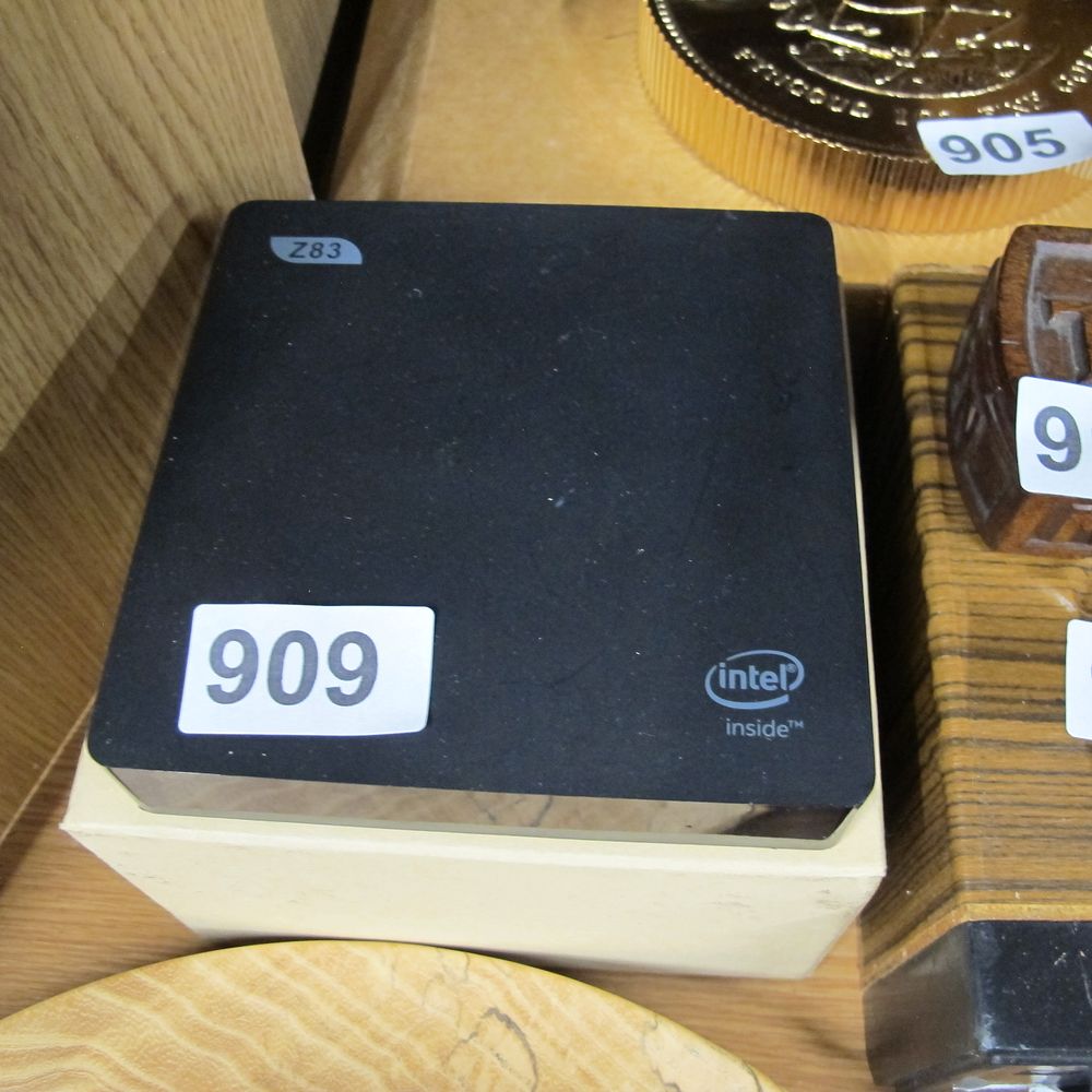 Lot 909: Generic/OEM, Z83, Intel Atom x5-Z8350, 2GB RAM