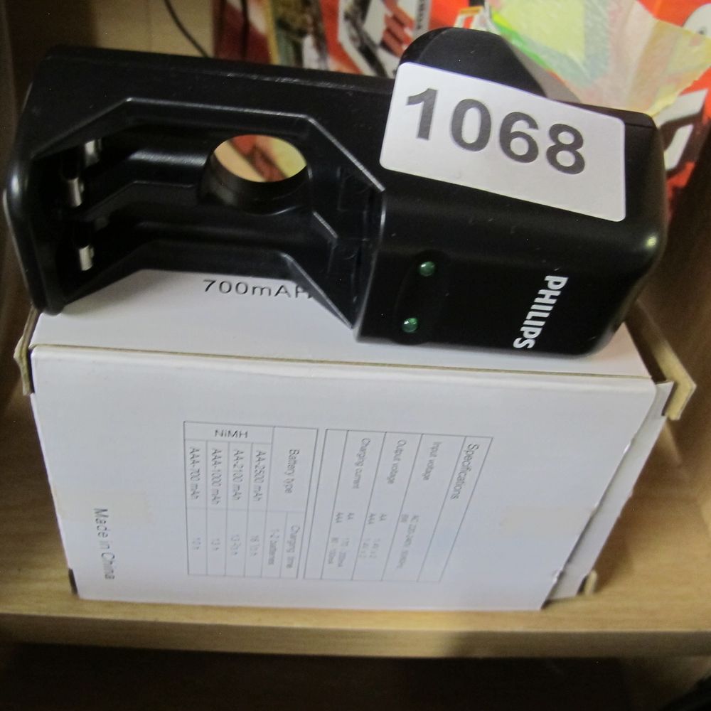 Lot 1068: Philips NiMH Battery Charger, 2-Slot AA/AAA