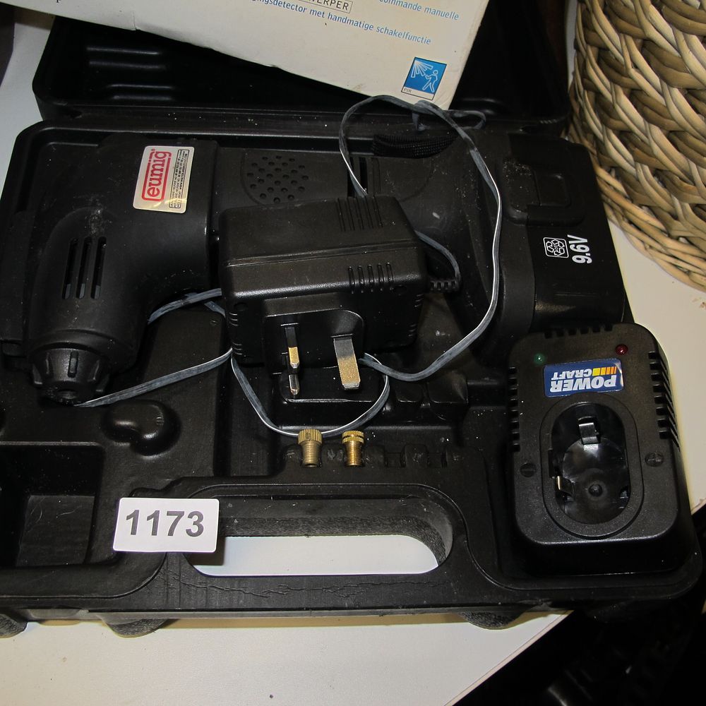 Lot 1173: Eumig Cordless 9.6V Portable Air Compressor and Power...