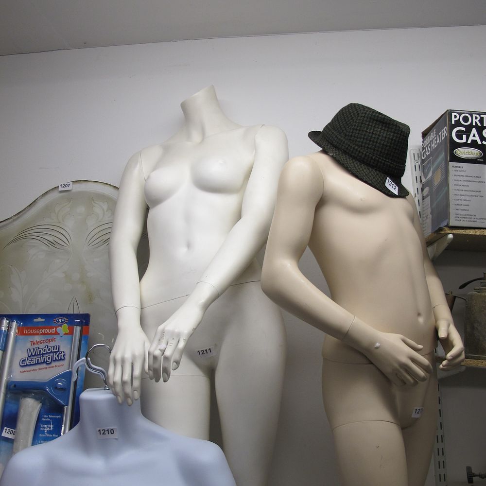 Lot 1211:  Retail Display Mannequin