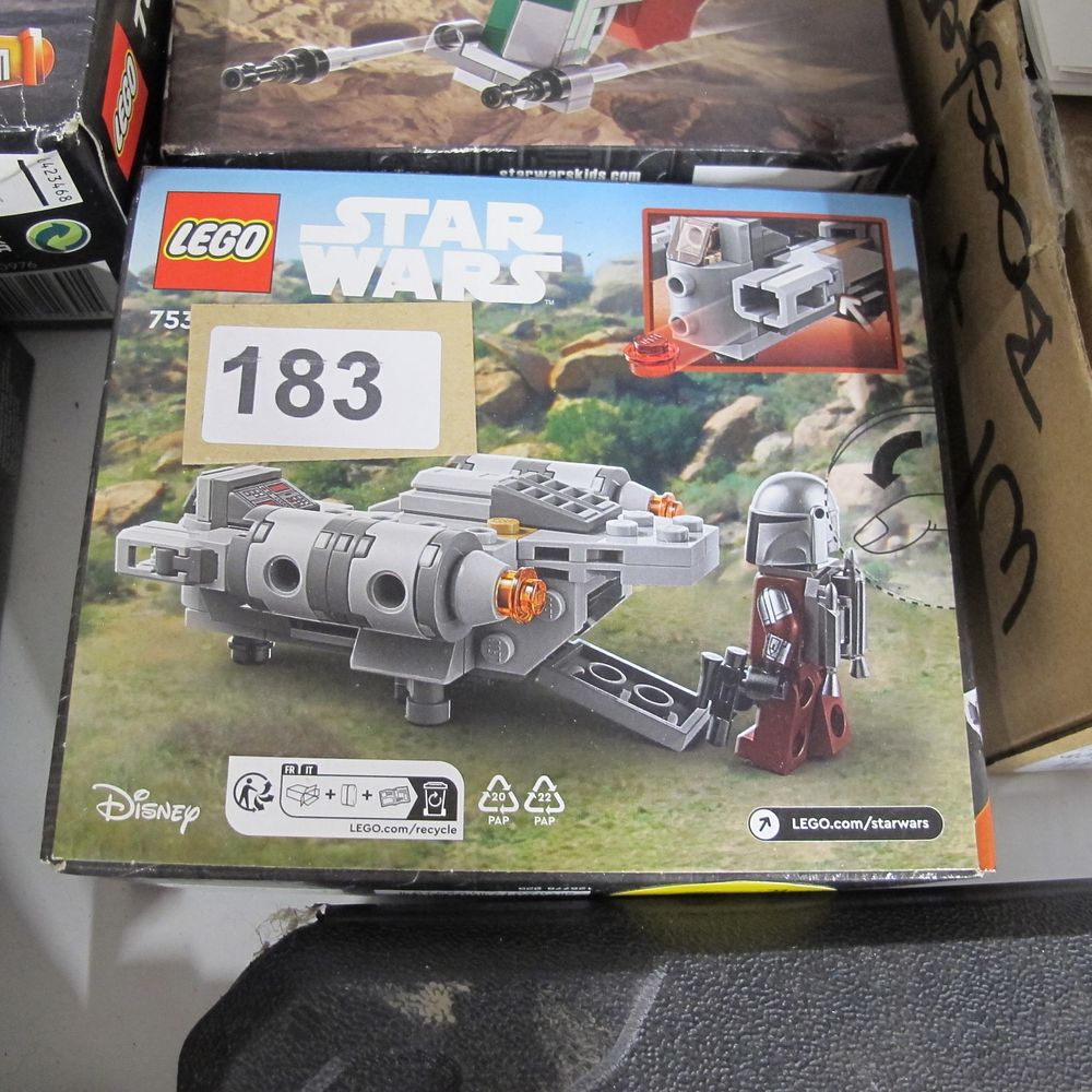 Lot 183: LEGO Star Wars The Razor Crest Microfighter 75321