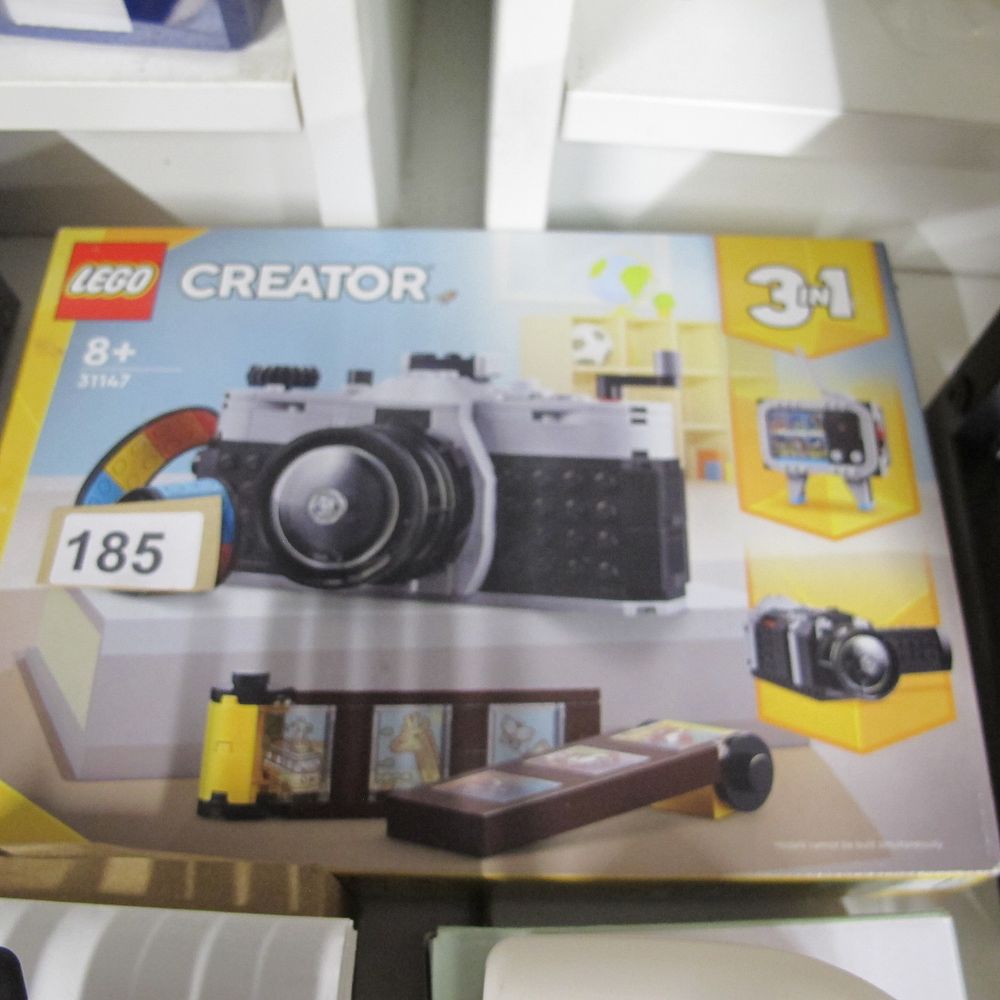 Lot 185: LEGO Creator 3-in-1 Retro Camera Set 31147