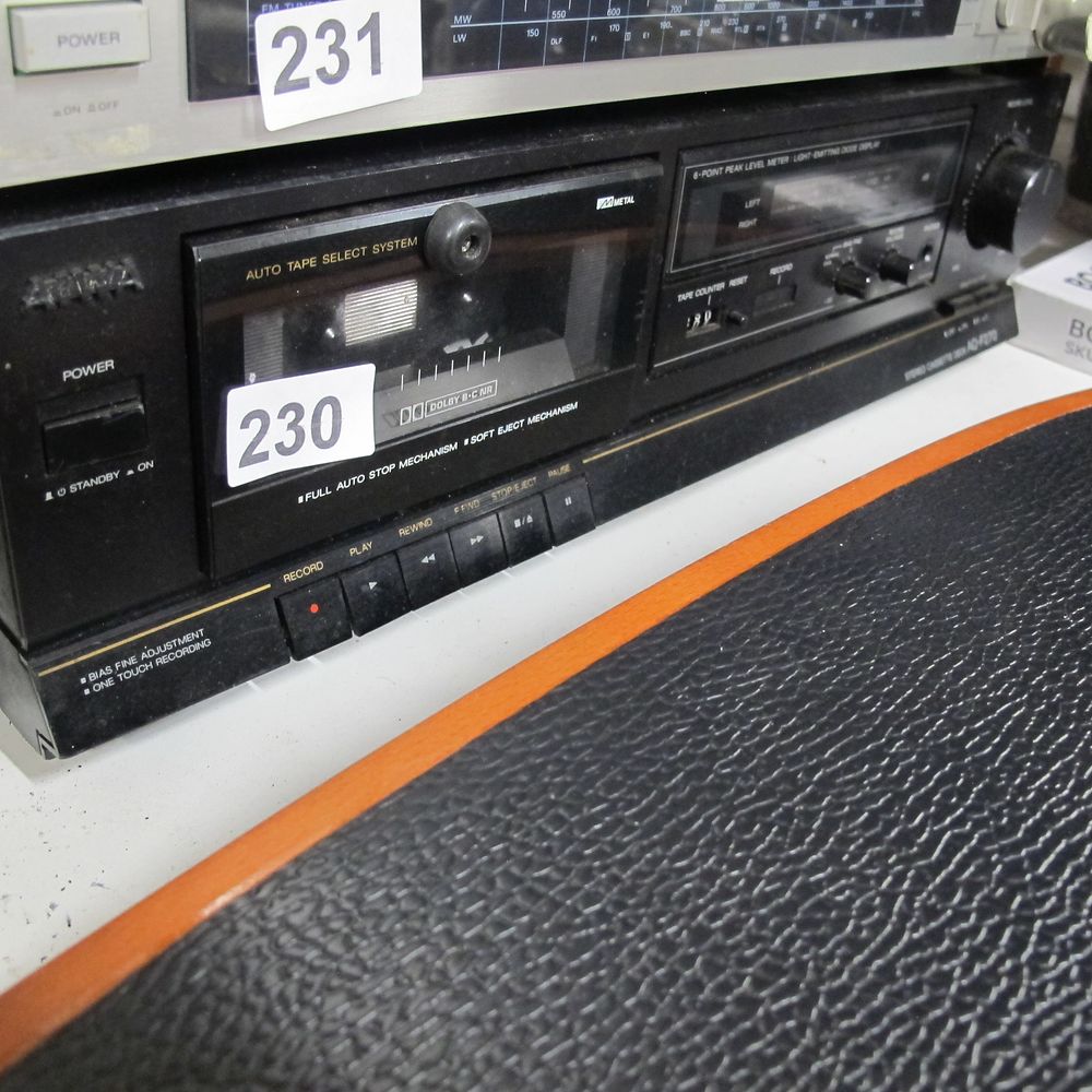 Lot 230: Aiwa AD-F270 Stereo Cassette Deck