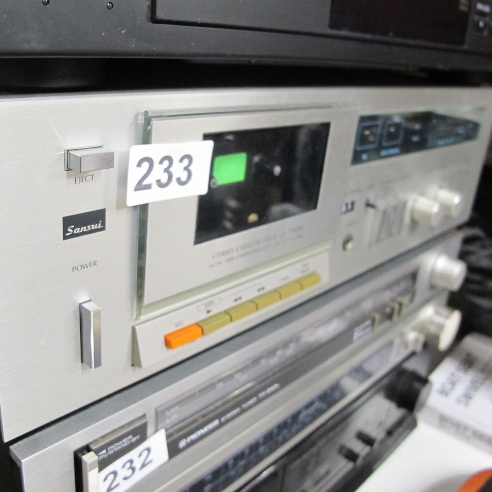 Lot 233: A Sansui D-150M Cassette Deck 