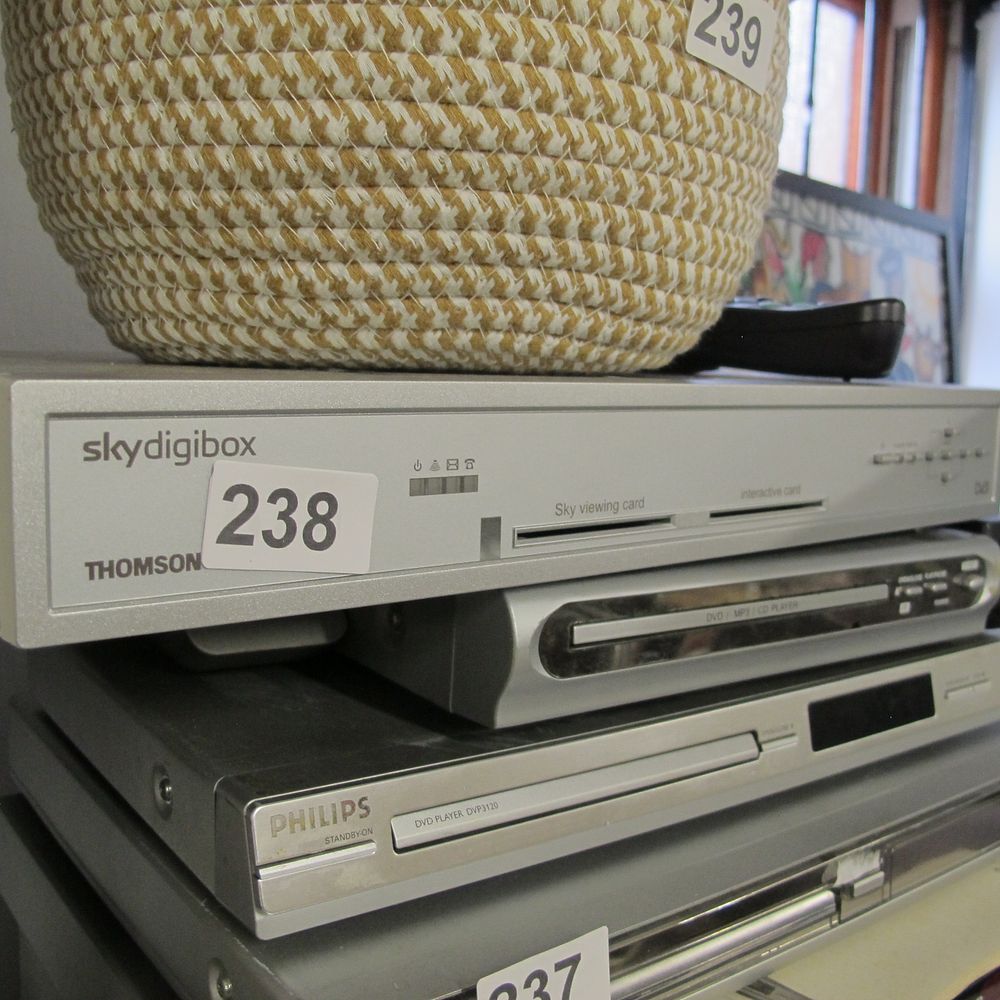 Lot 238: A Thomson Skydigibox