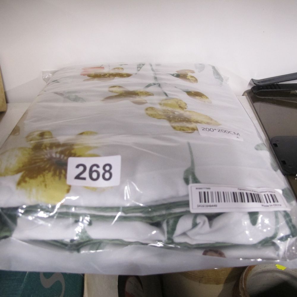 Lot 268: Schlossberg Zinnia Blanc Pattern Duvet Cover