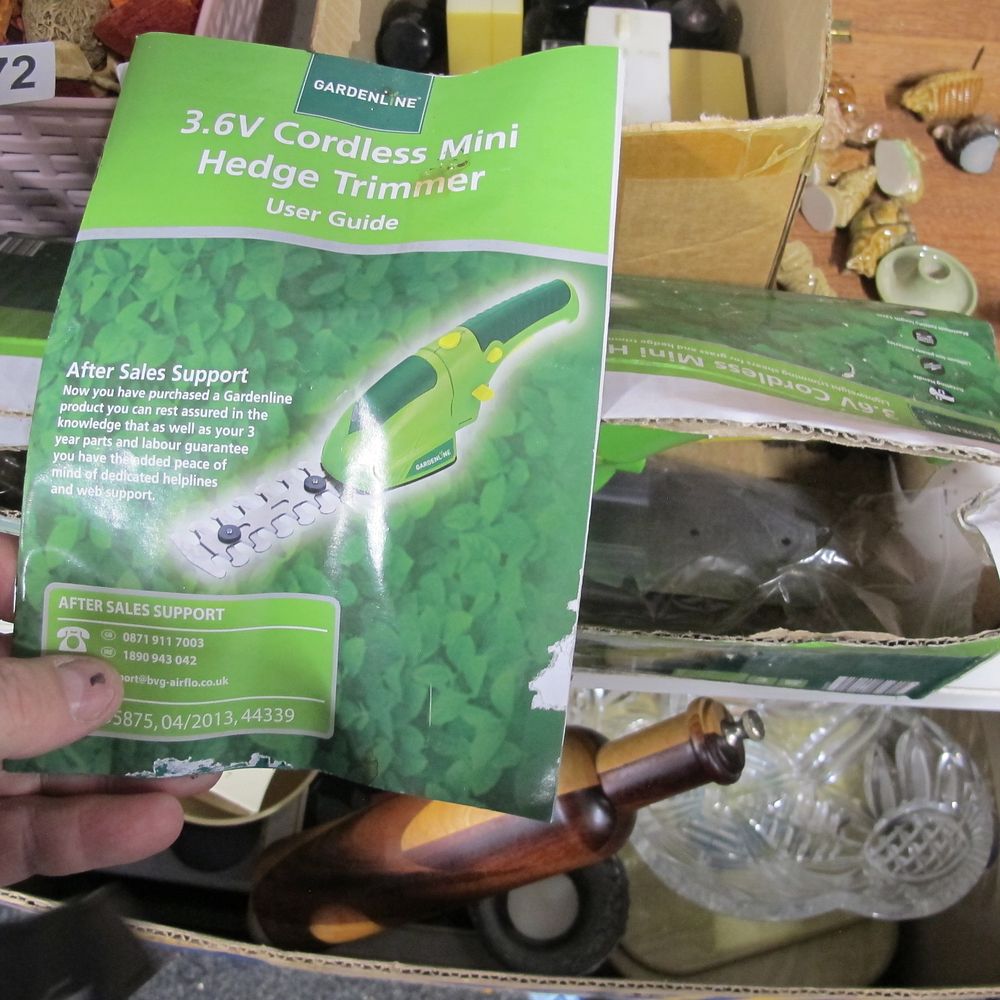Lot 275: A Gardenline 3.6V Cordless Mini Hedge Trimmer 