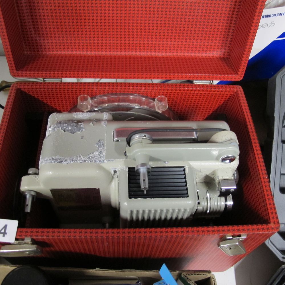 Lot 304: Eumig P8 8mm Cine Movie Film Projector with...