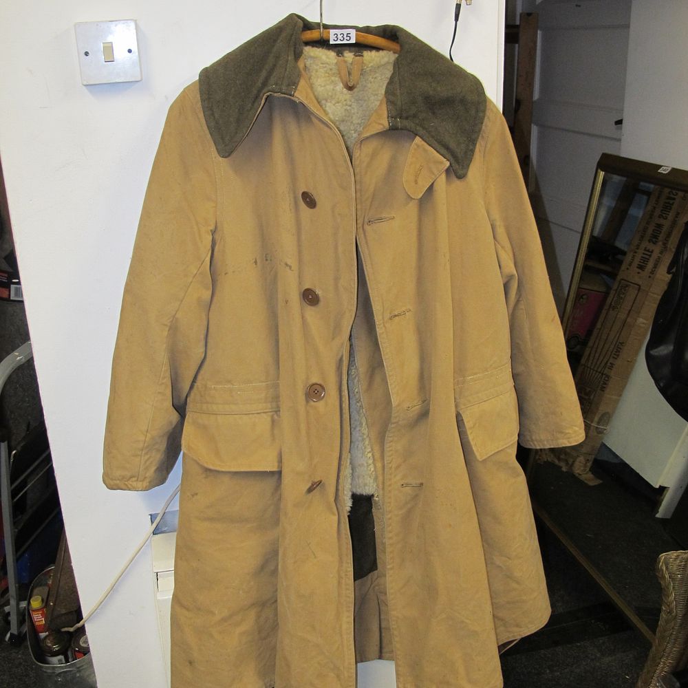 Lot 335: British Army Tropal Jeep Coat