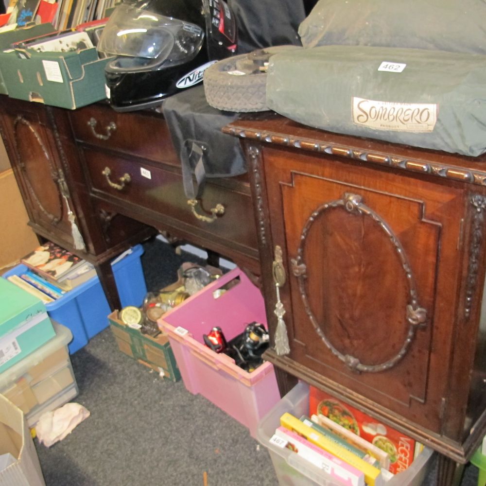 Lot 463: An Edwardian Style Mahogany Sideboard 