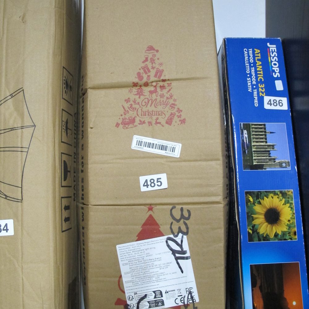 Lot 485: xmas tree