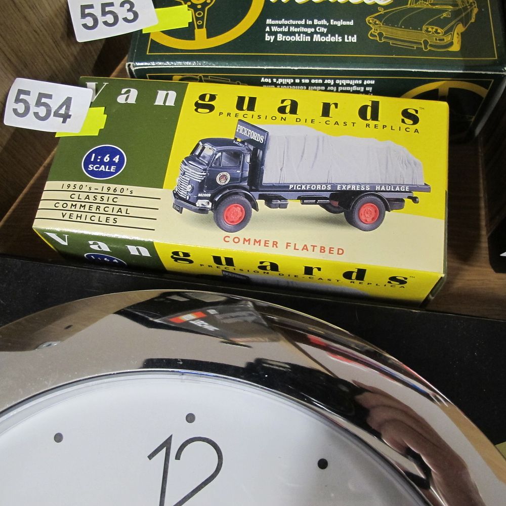 Lot 554: A Lledo Vanguards Commer Flatbed Pickfords VA36000 Die-Cast...