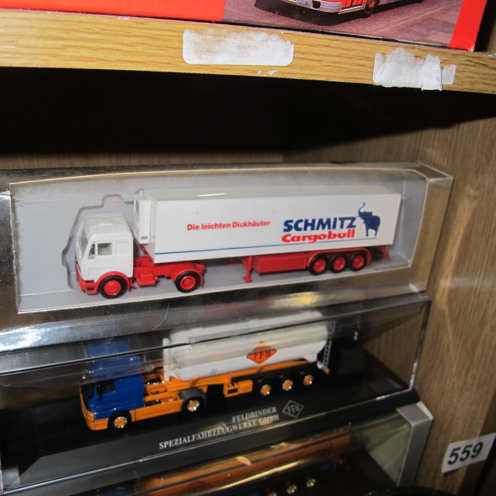Lot 557: A f Herpa 1/87 Scale Die-Cast Model Tractor-Trailer...