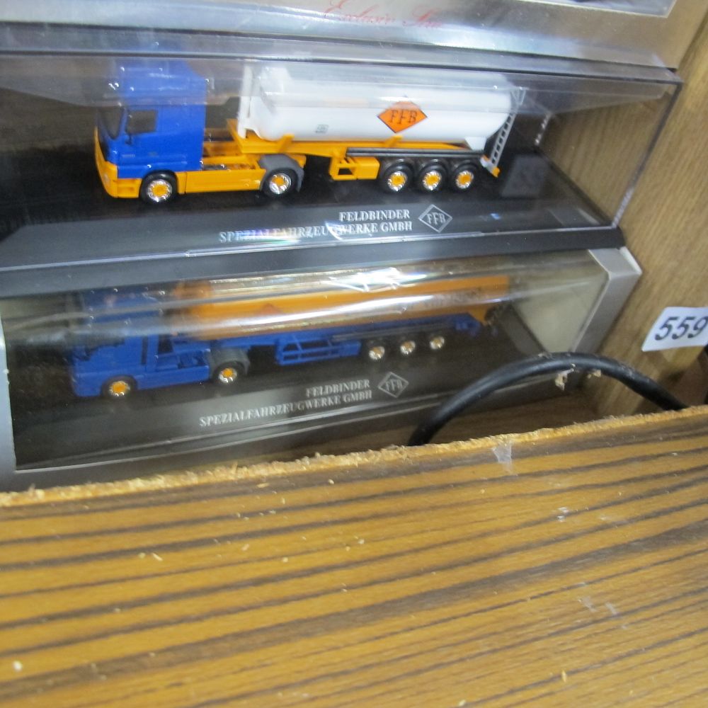 Lot 559: A Feldbinder Tanker Trailer Scale Model