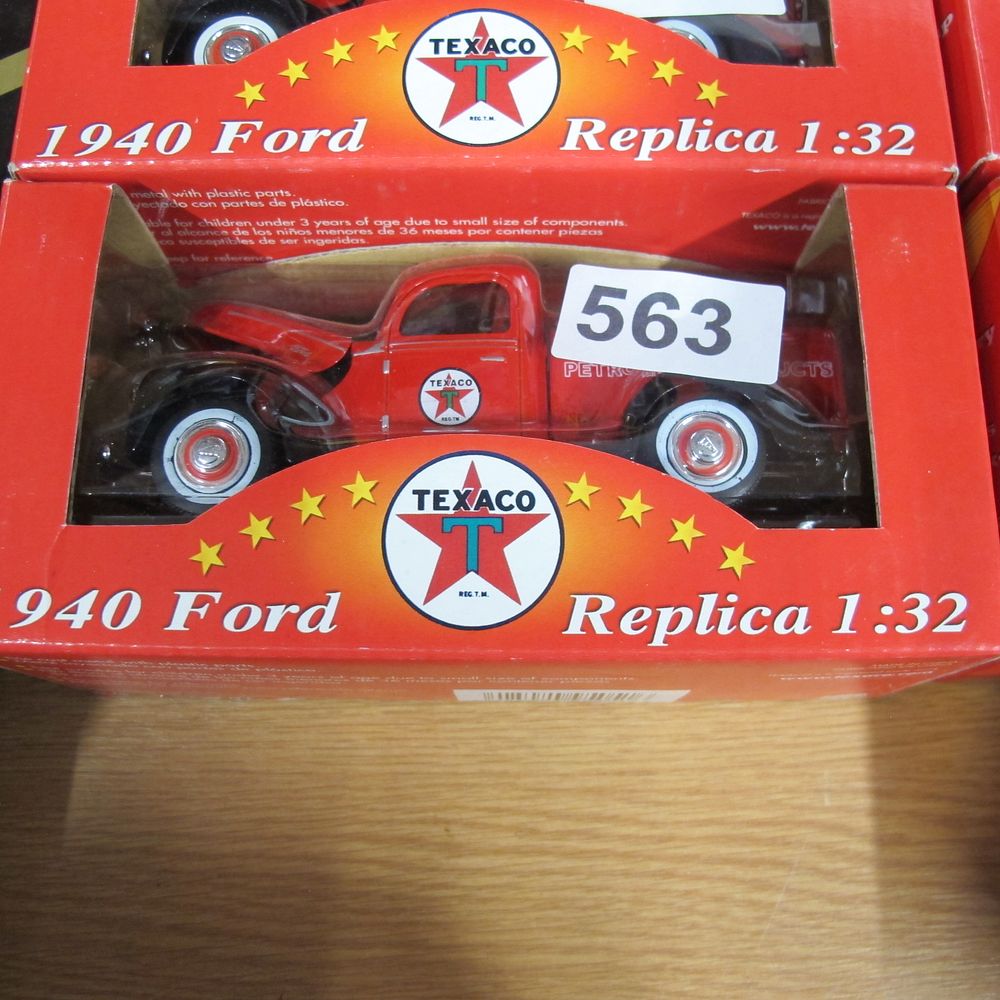 Lot 563: Texaco Old Timer Collection 1940 Ford Replica 1:32...