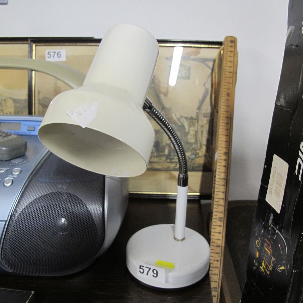 Lot 579: A Gooseneck Desk Lamp