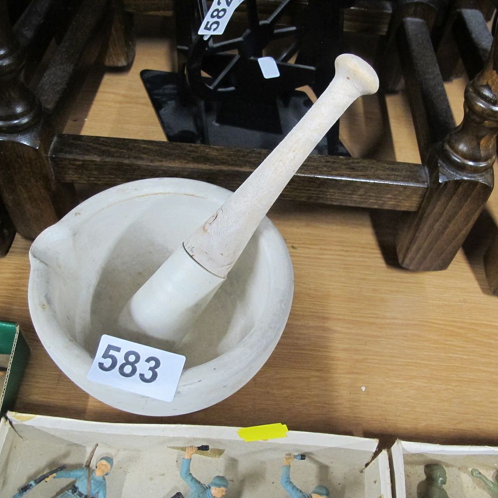 Lot 583: A Thomas Maddock & Sons Apothecary Mortar and...