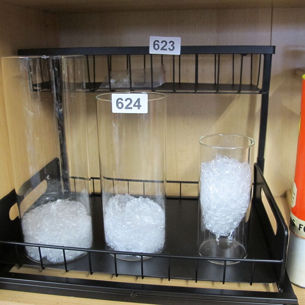 Lot 623: A Metal Tiered Organizer 