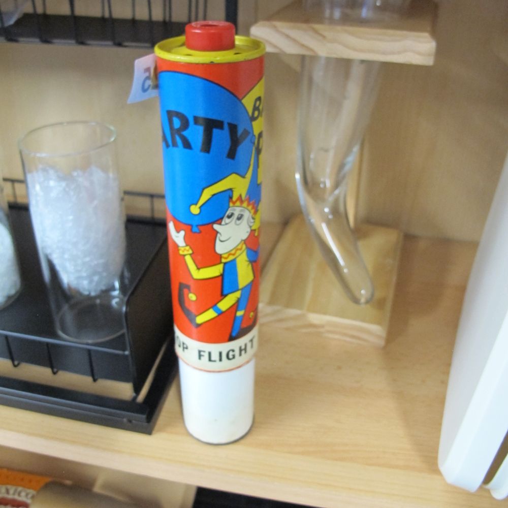 Lot 625: Vintage Top Flight Lithographed Air-Powered Party Toy