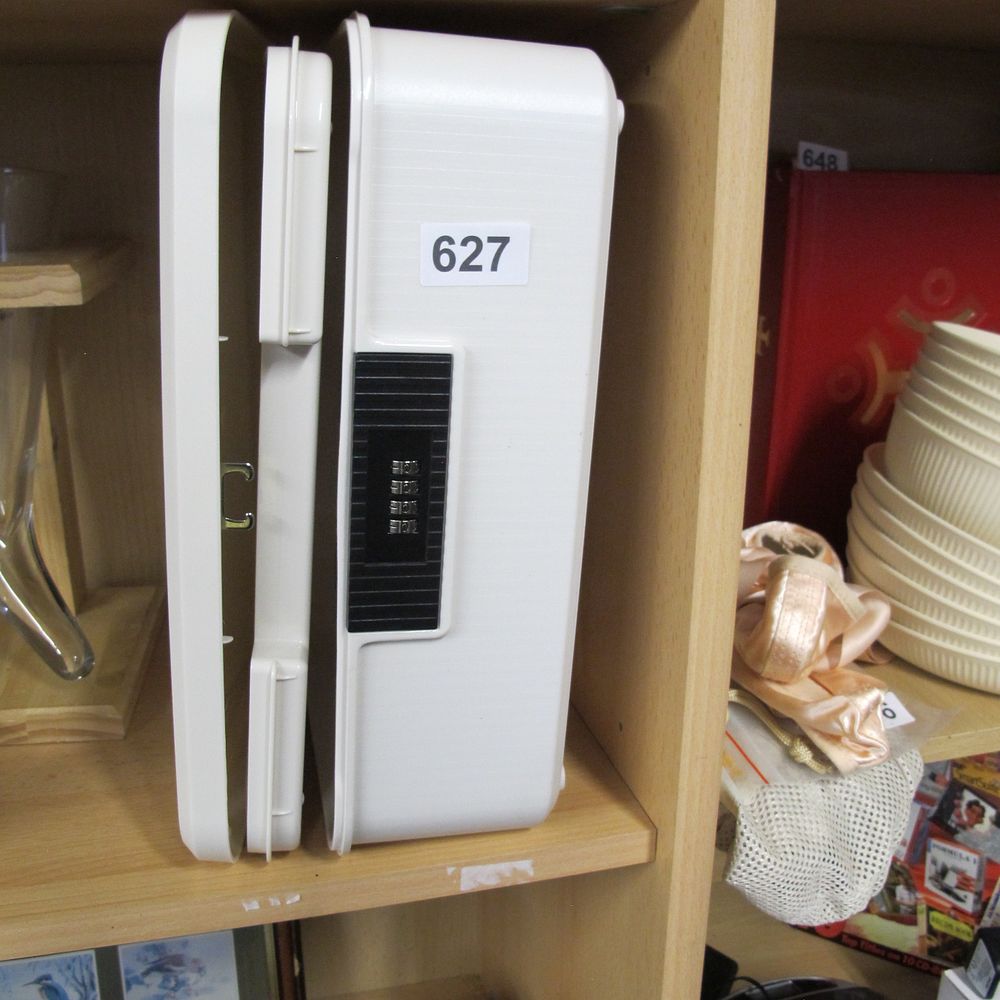 Lot 627: A 2.38 Gallon Lockable Plastic Storage Box with...