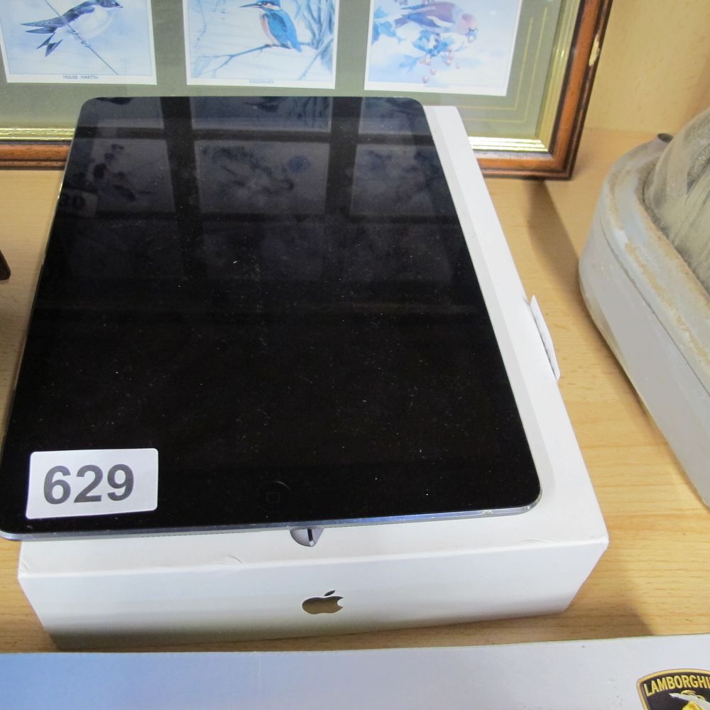 Lot 629: Apple iPad Tablet with Original Retail Box