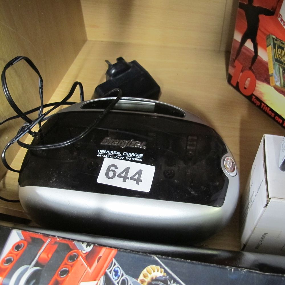 Lot 644: Energizer Universal Charger